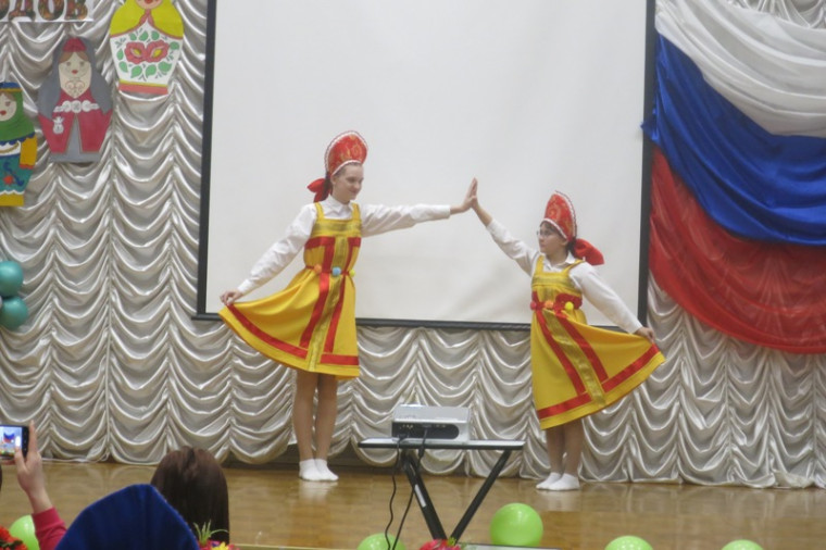 В Талинской школе прошел фестиваль «Творчество народов Югры».